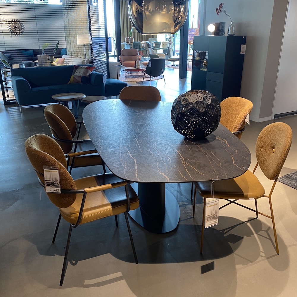 Bert Plantagie Roman Eetkamertafel