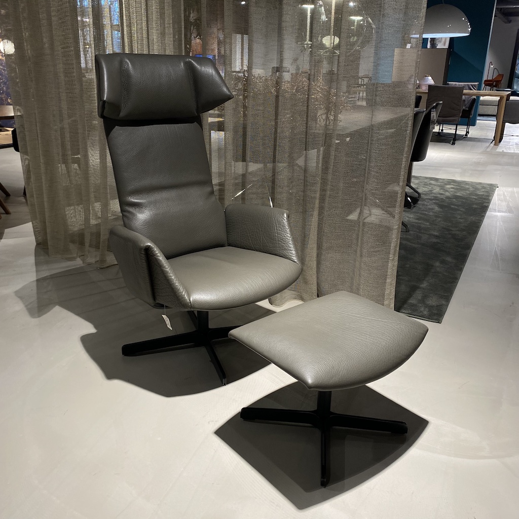 De Sede DS-343 draaifauteuil en hocker