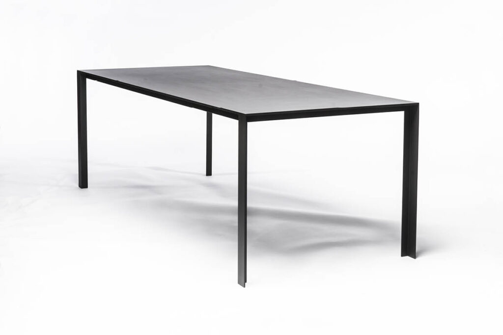 Metaform – eettafel Delgado
