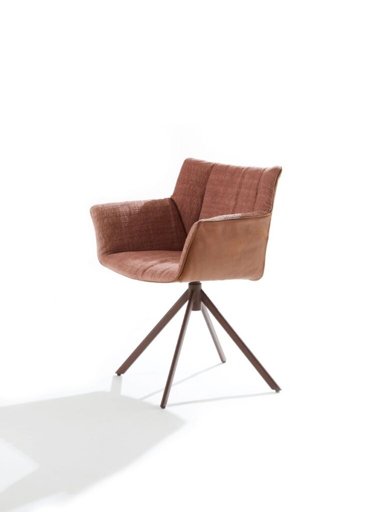 Label – Stoel Gustav JR spinvoet