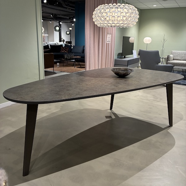 Leolux Bondi Eettafel