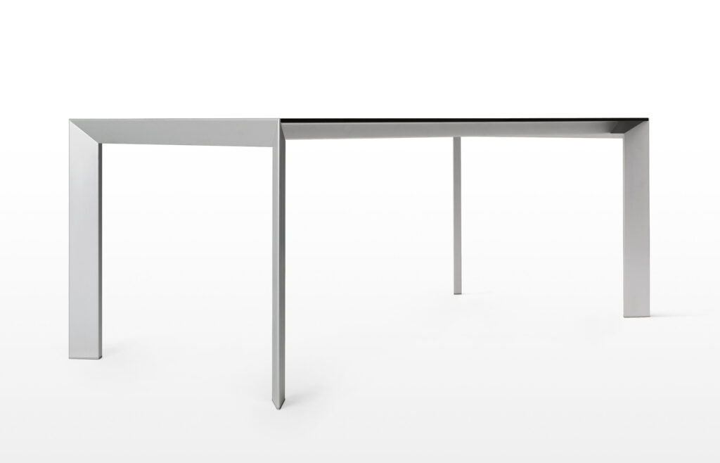 Kristalia eettafel Nori