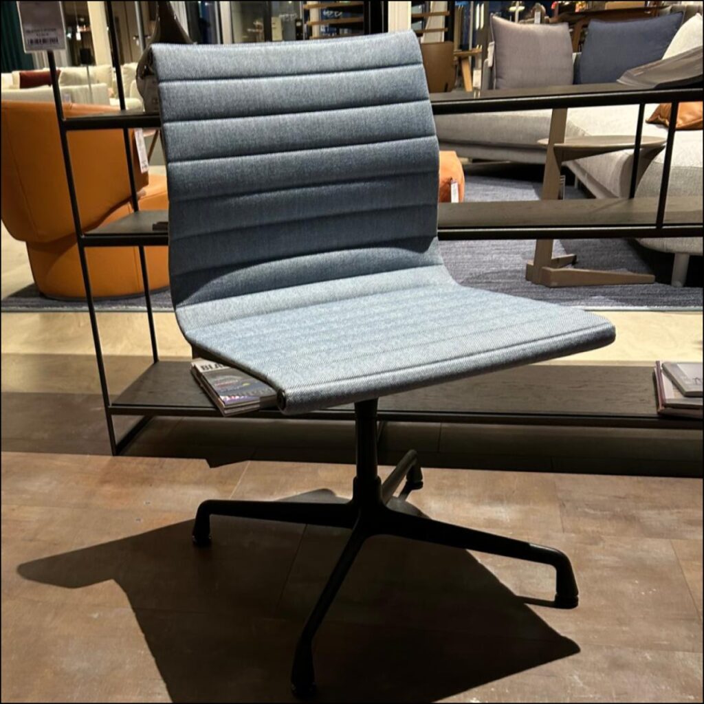 Vitra Bureaustoel EA 101 Aluminium Chair