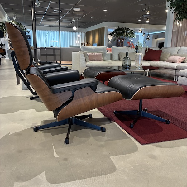 Vitra Lounge Chair met Ottoman